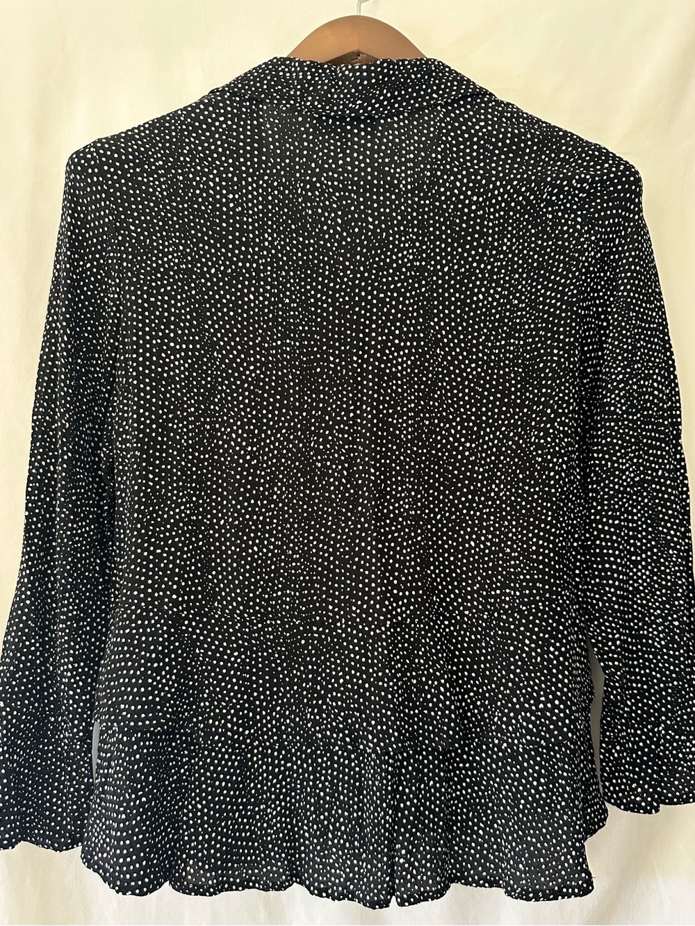 Like New Habitat Blouse Size Small - Picture 3 of 6